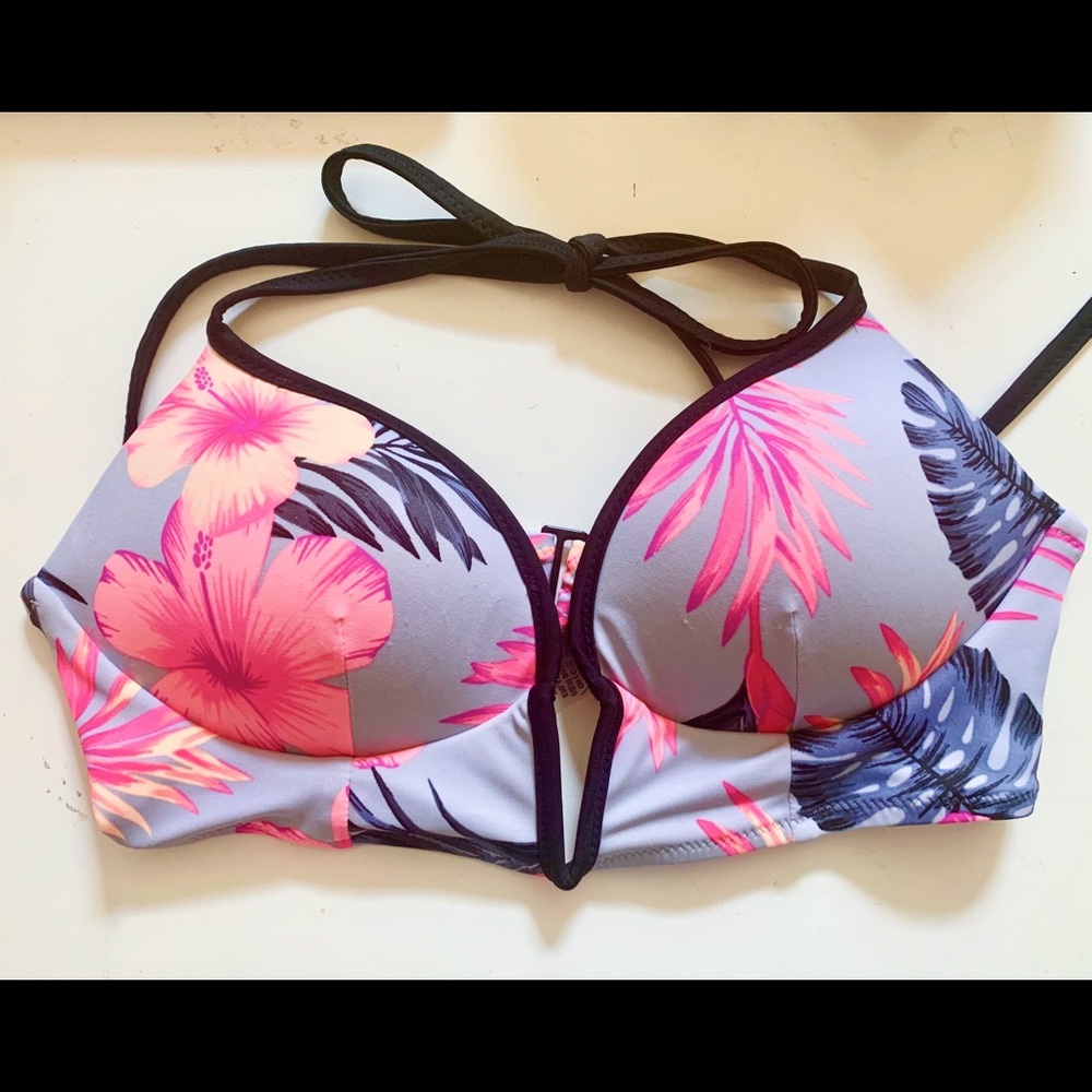 Super cute swimsuit top